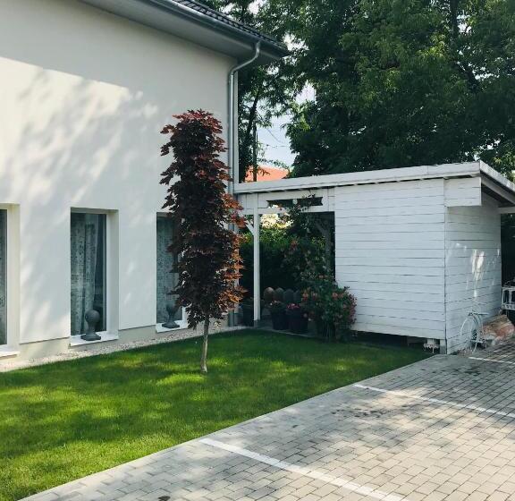 بنسيون Pastel Guesthouse