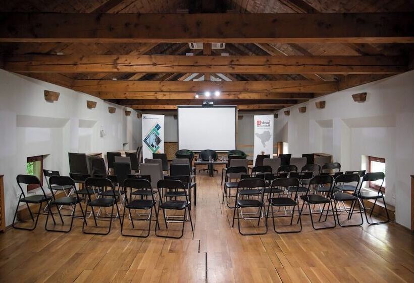 Пансион Ratiu House