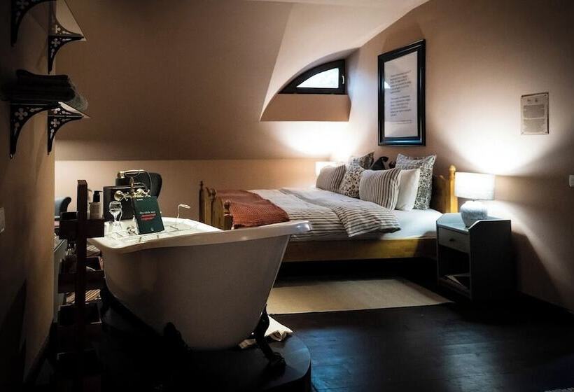 Пансион Ratiu House