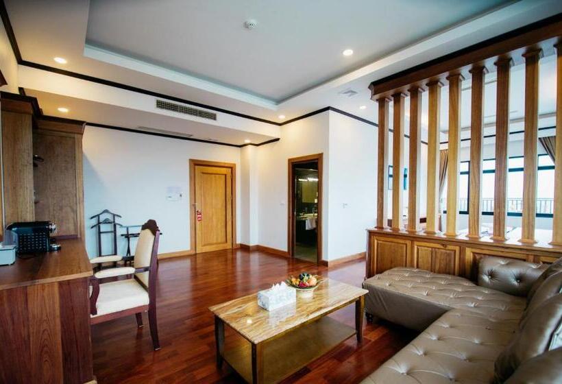 펜션 Sisombat Plaza