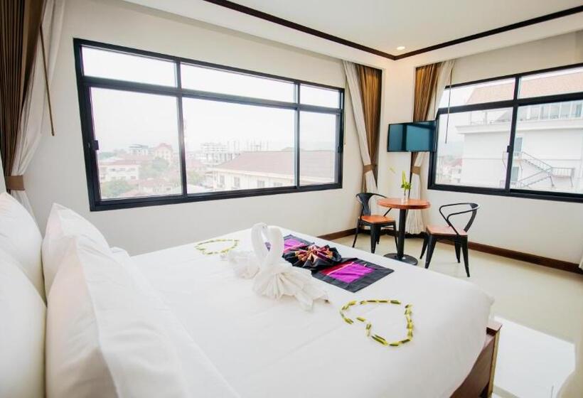 펜션 Sisombat Plaza