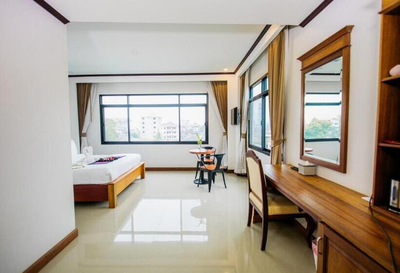 펜션 Sisombat Plaza