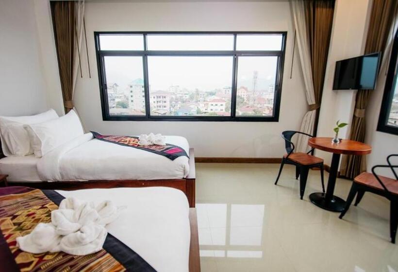 펜션 Sisombat Plaza