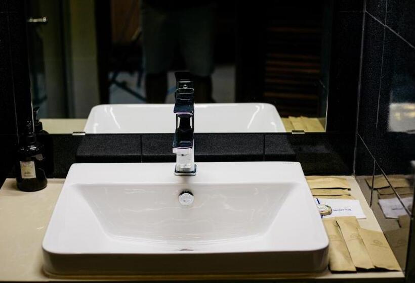 펜션 Sisombat Plaza