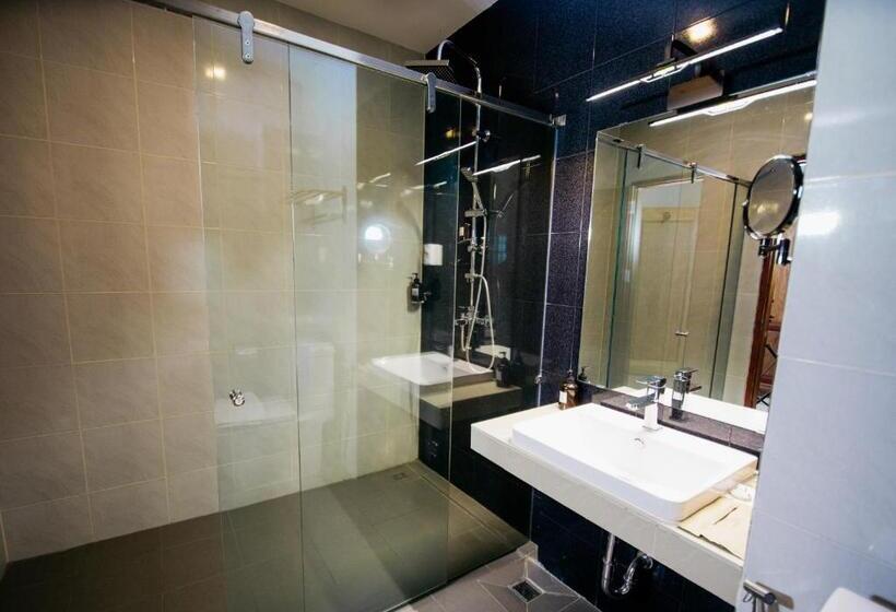 펜션 Sisombat Plaza