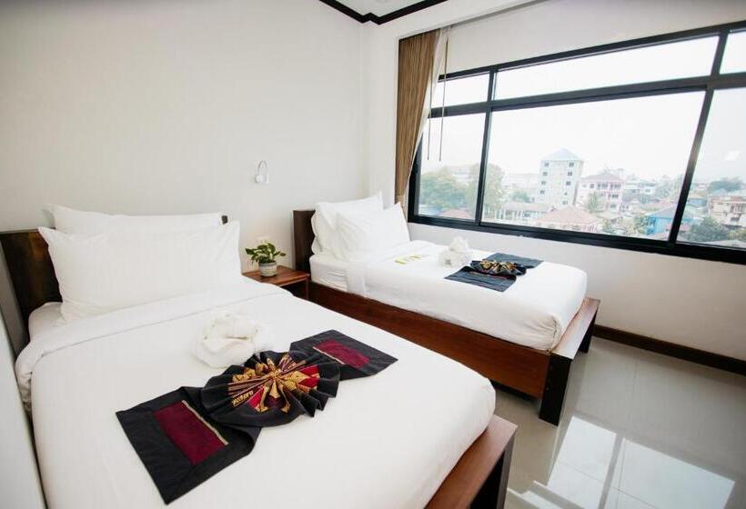 펜션 Sisombat Plaza