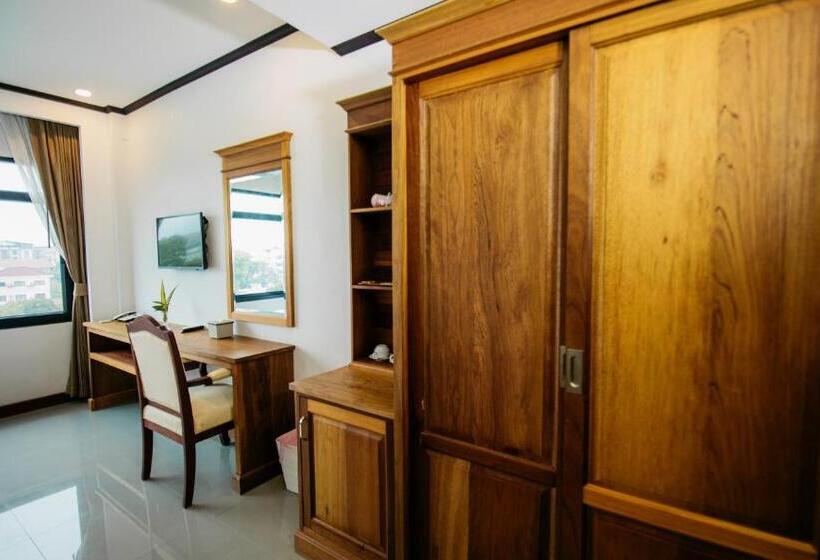 펜션 Sisombat Plaza