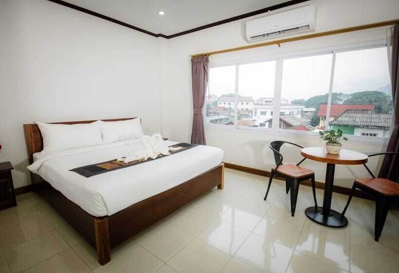 펜션 Sisombat Plaza