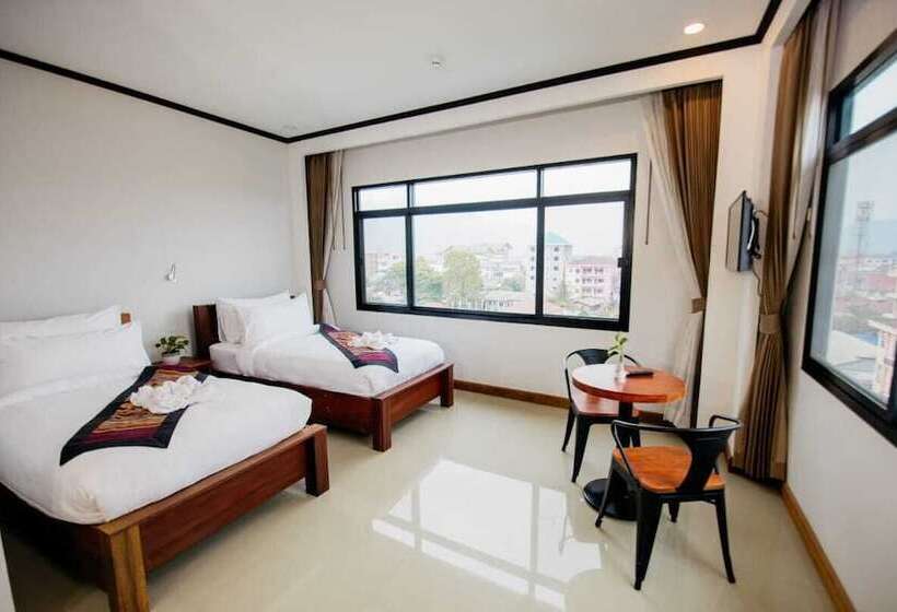 펜션 Sisombat Plaza