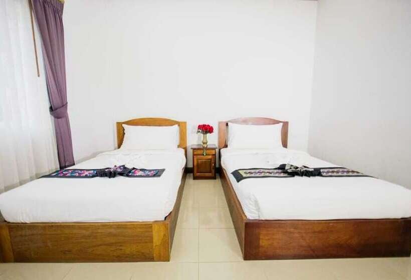 펜션 Sisombat Plaza