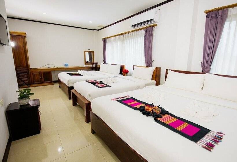 펜션 Sisombat Plaza