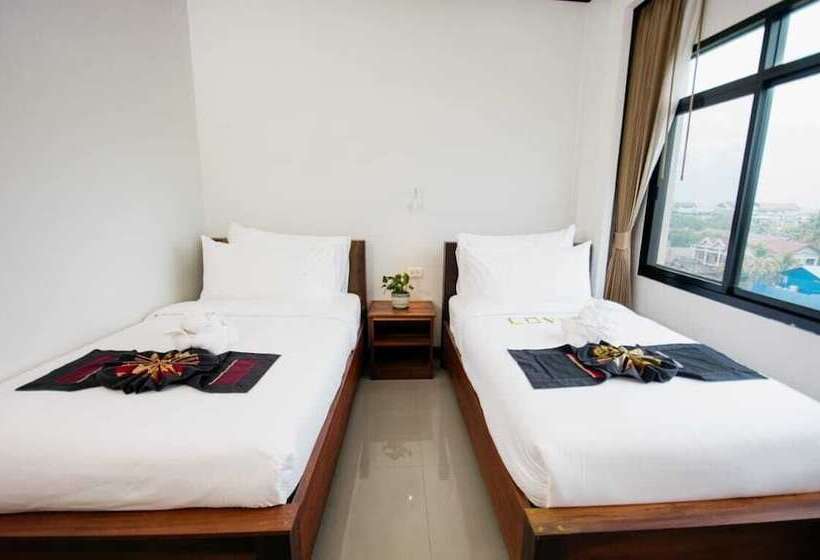 펜션 Sisombat Plaza