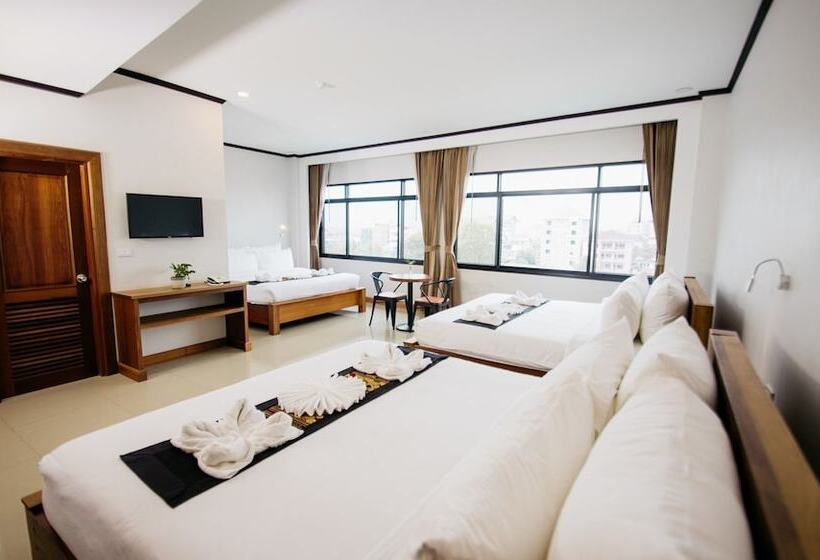 펜션 Sisombat Plaza