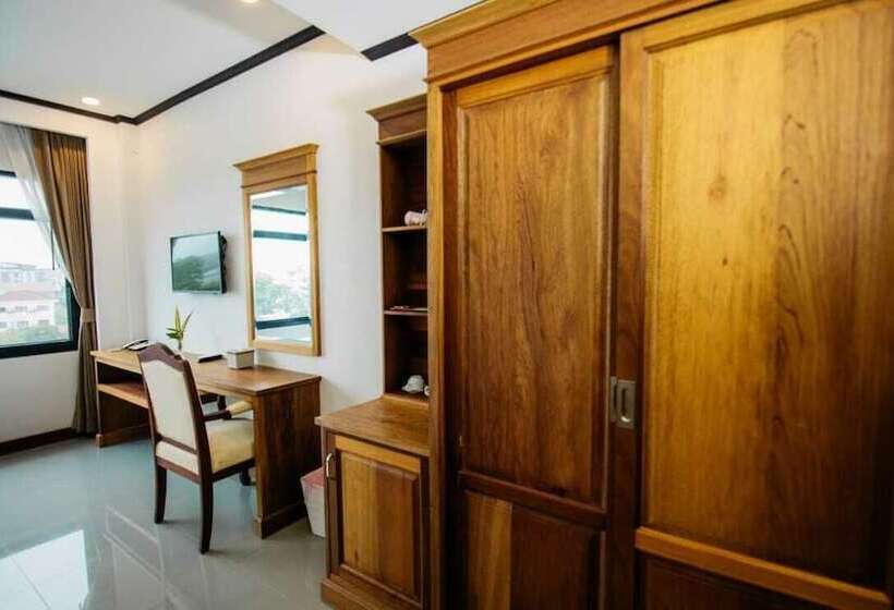 펜션 Sisombat Plaza