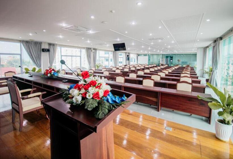 펜션 Sisombat Plaza