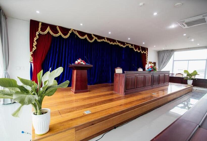 펜션 Sisombat Plaza