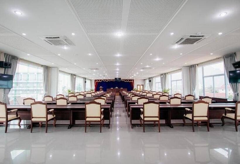 펜션 Sisombat Plaza