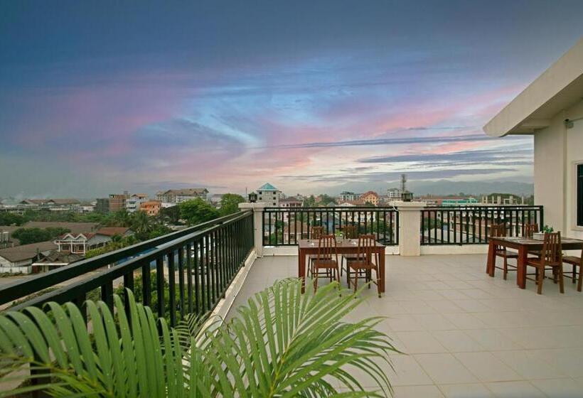 펜션 Sisombat Plaza