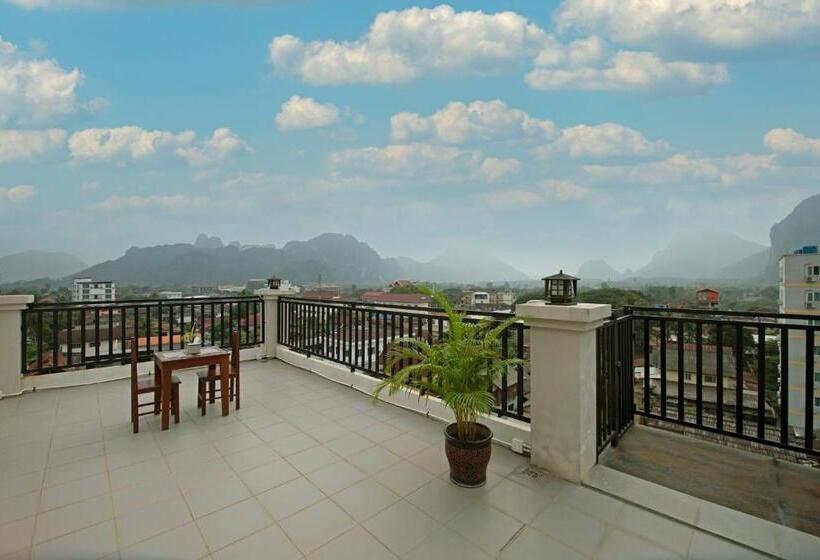 펜션 Sisombat Plaza