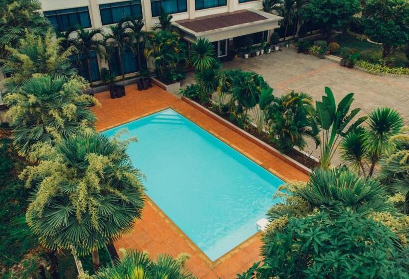 펜션 Sisombat Plaza