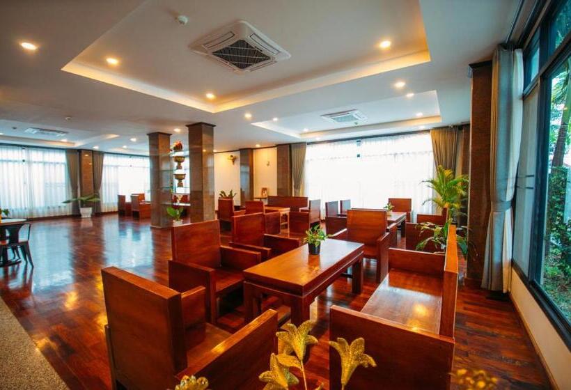 펜션 Sisombat Plaza