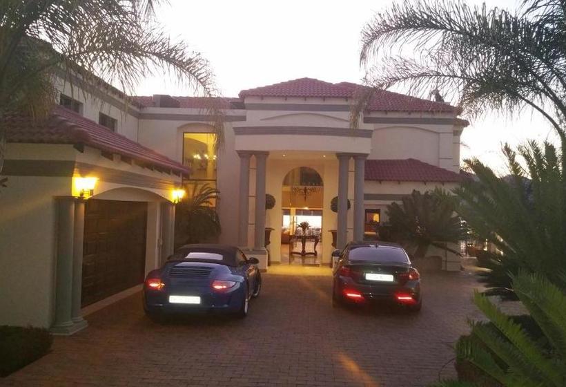 بنسيون The Blue Crane Villa