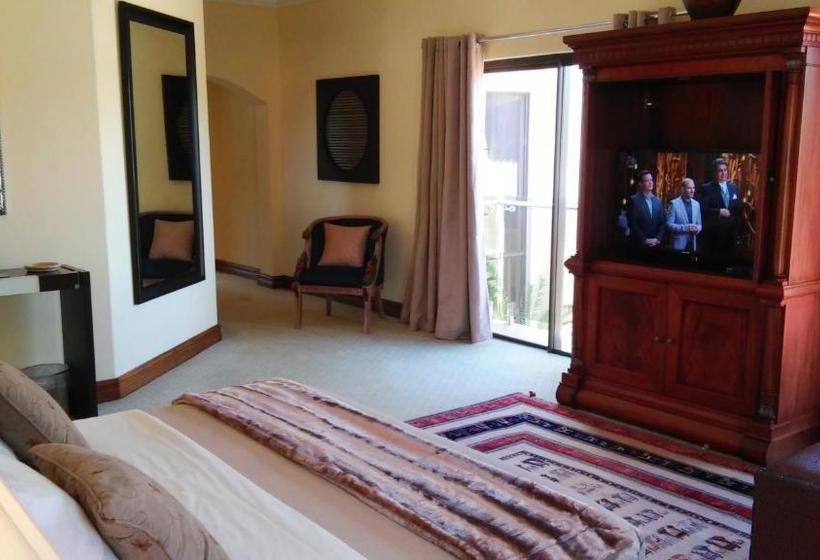 بنسيون The Blue Crane Villa