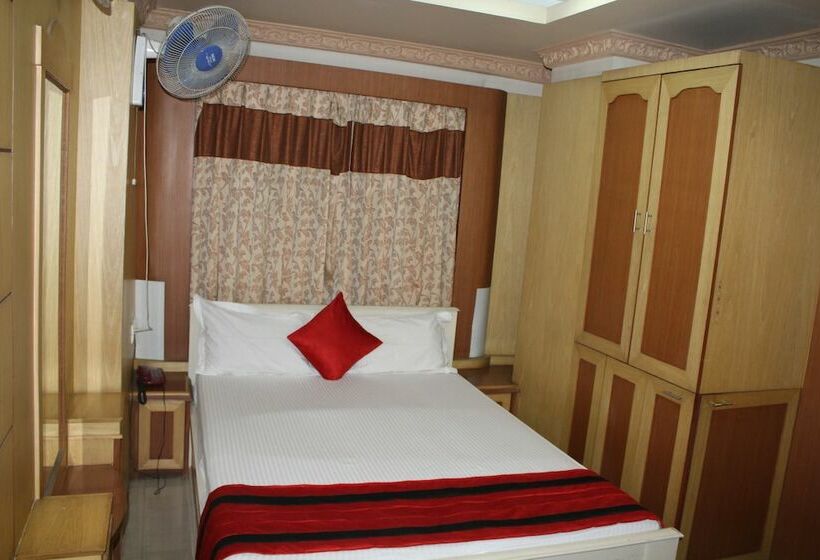 بنسيون Transit Inn Guest House