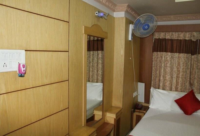 بنسيون Transit Inn Guest House
