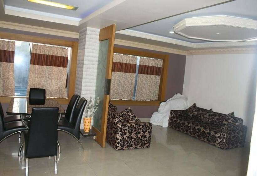 بنسيون Transit Inn Guest House