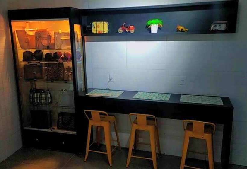 بنسيون Vitoria Hostel