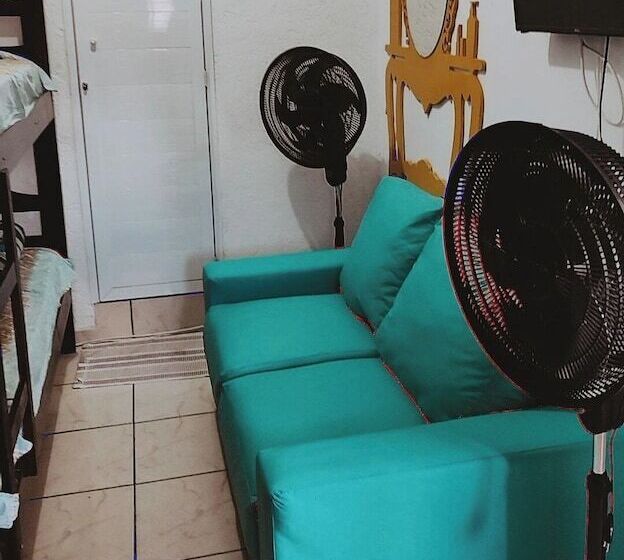 بنسيون Vitoria Hostel