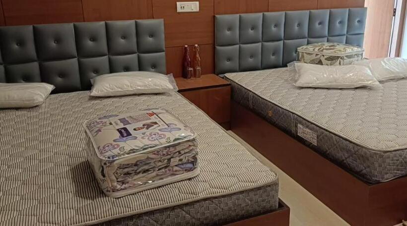 هاستل Cosy Inn