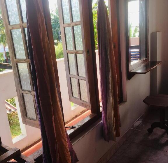 ユースホステル Dilena Beach Inn