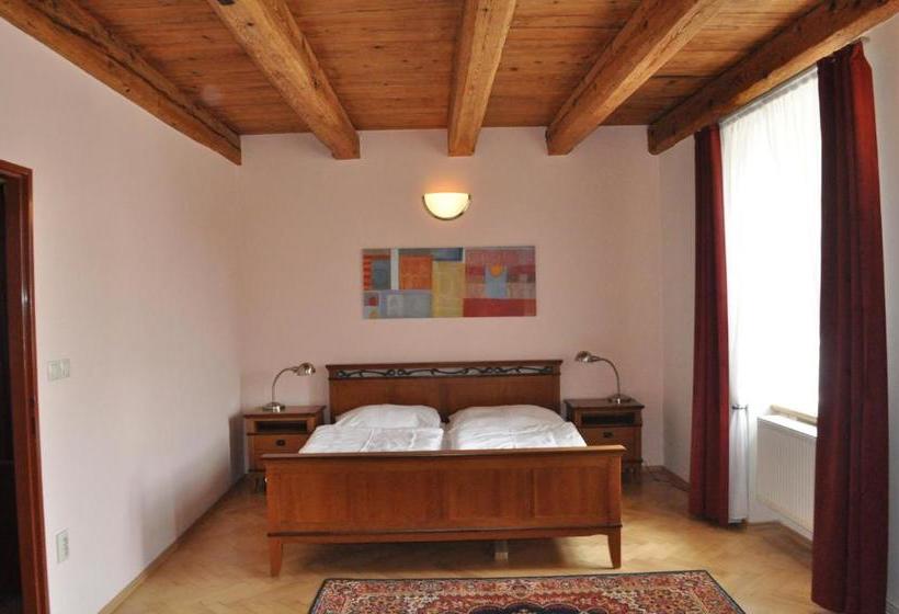 הוסטל Penzion U Coufalů