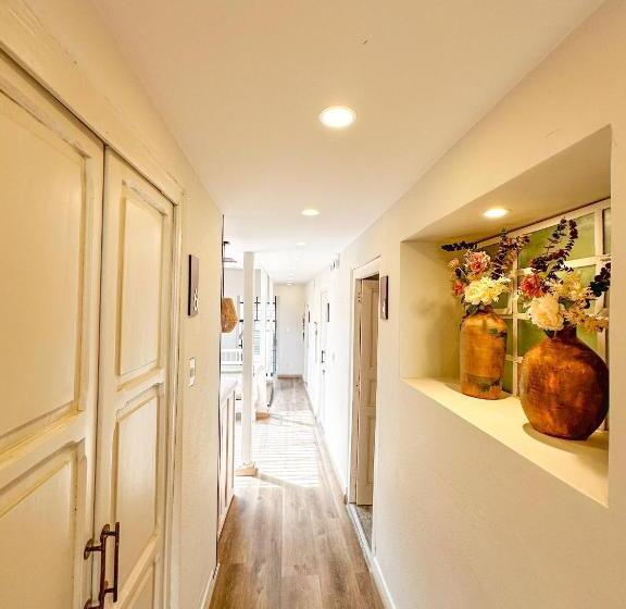 Общежитие Posada De Santa Elena