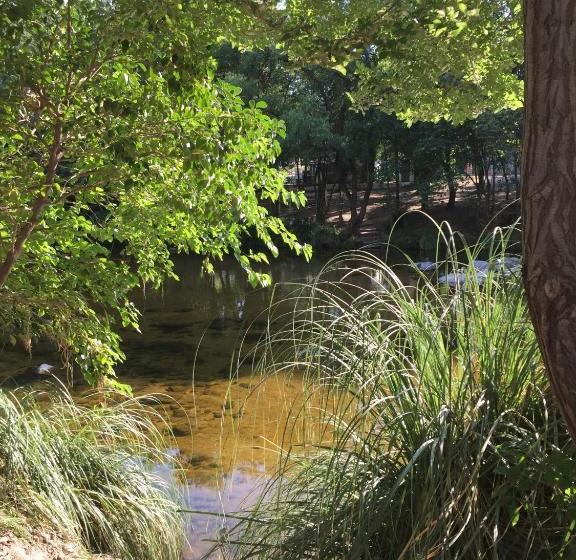 הוסטל Vila Sornico