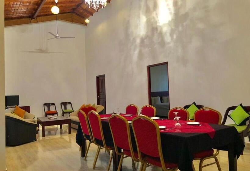 Hotel Sundowners Guesthouse