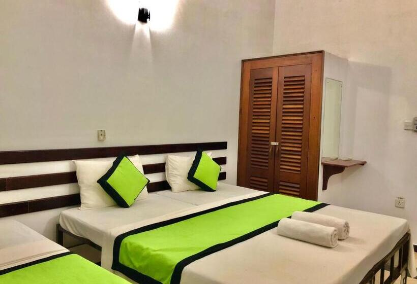 Hotel Sundowners Guesthouse