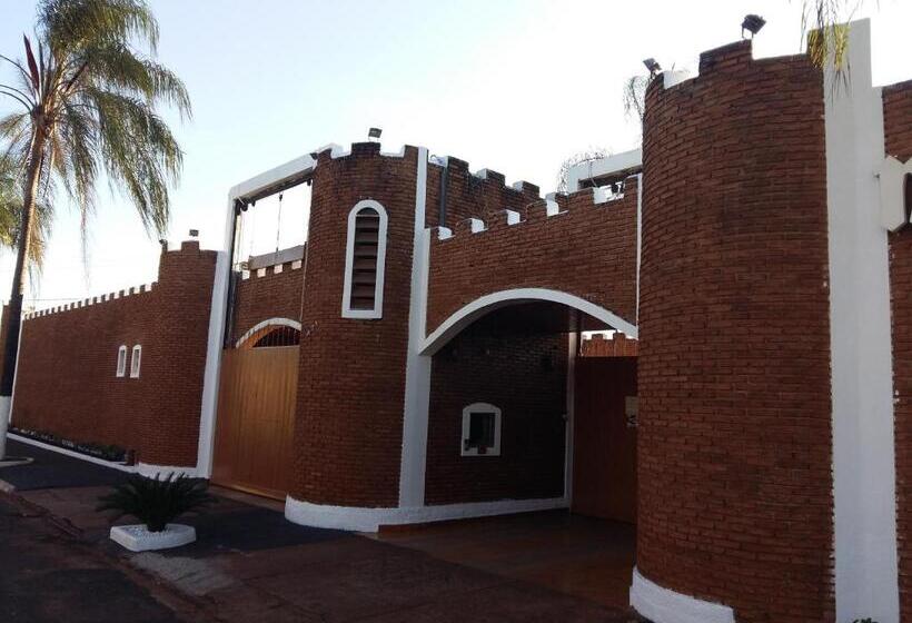 Medieval Motel E Hospedagem