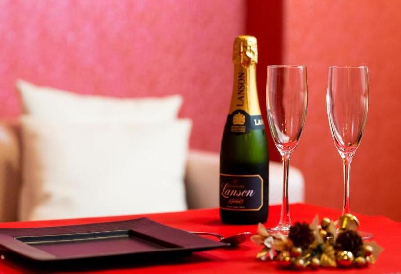 Отель Blan Chapel Christmas Narita