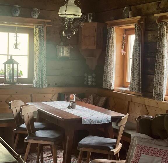 پانسیون Alpengasthof Karalm