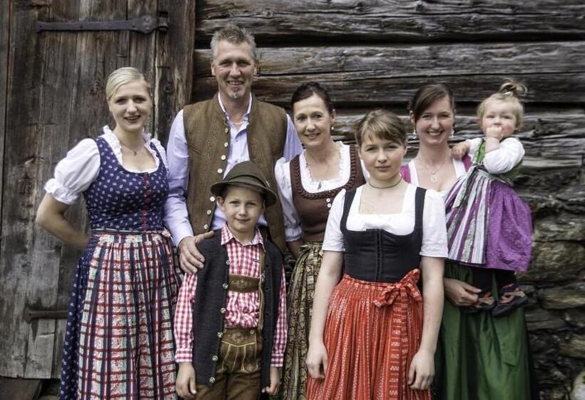 پانسیون Alpengasthof Karalm