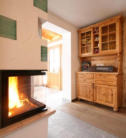 پانسیون Alpengasthof Karalm