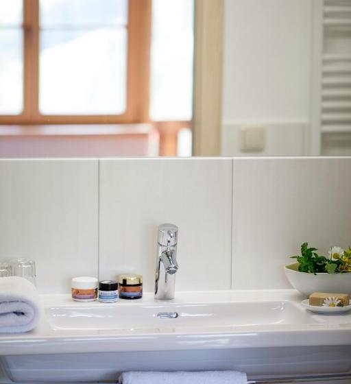 پانسیون Alpengasthof Karalm