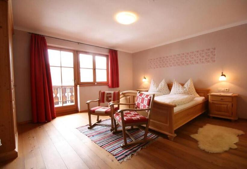 پانسیون Alpengasthof Karalm