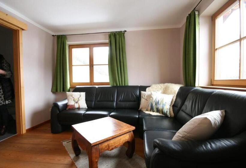 پانسیون Alpengasthof Karalm