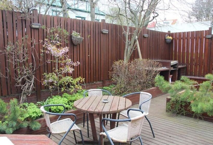 پانسیون Baldursbrá Guesthouse