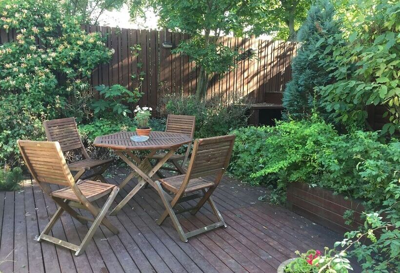 پانسیون Baldursbrá Guesthouse