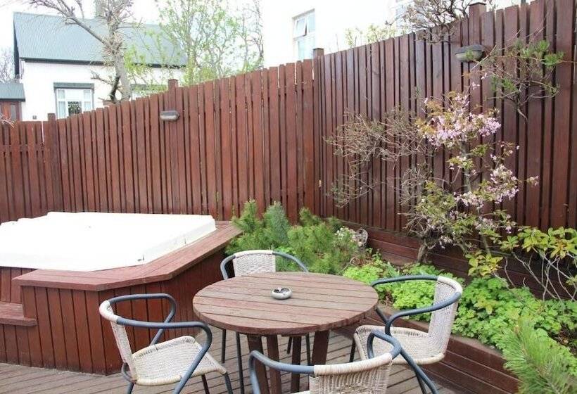 پانسیون Baldursbrá Guesthouse